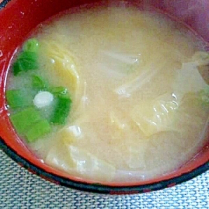 白菜と油あげの、お味噌汁